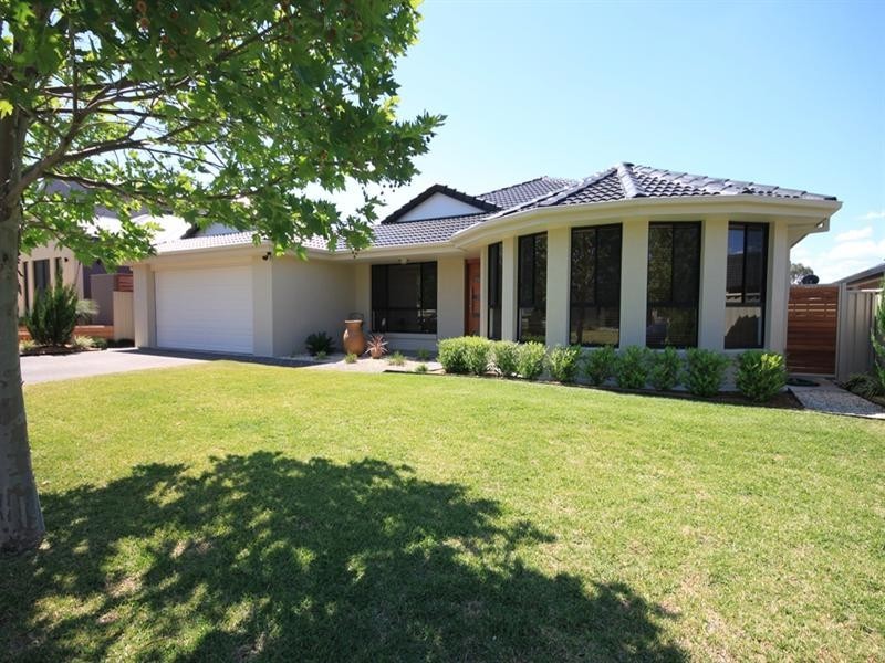 23 The Grange, Tamworth NSW 2340