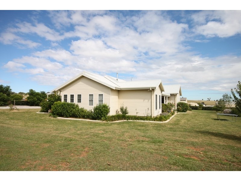 343 Forest Road, Tamworth NSW 2340