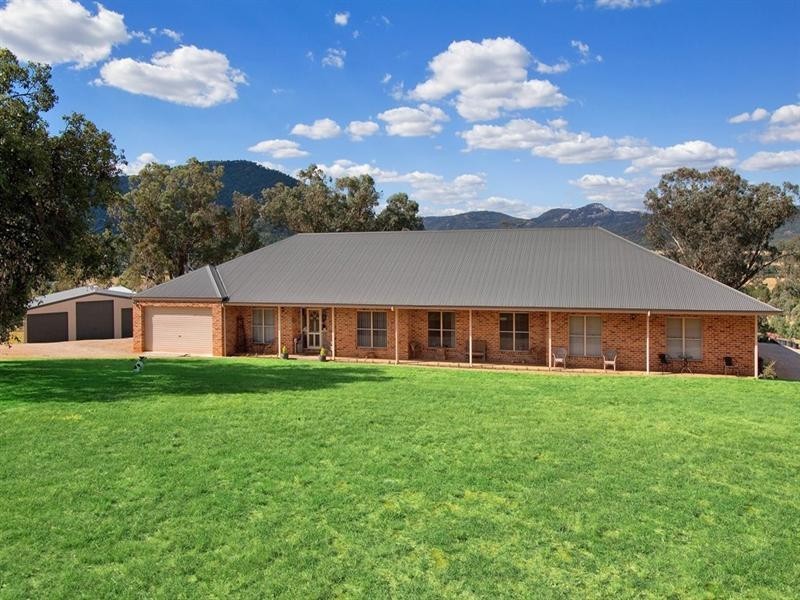 202 Catherine Way, Tamworth NSW 2340