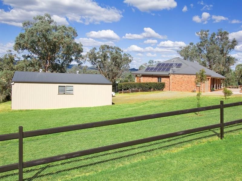 202 Catherine Way, Tamworth NSW 2340