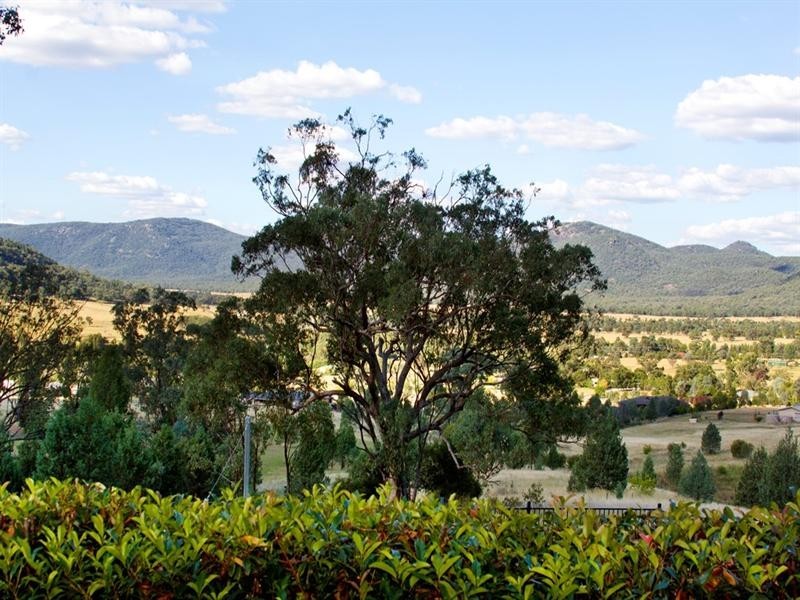 202 Catherine Way, Tamworth NSW 2340