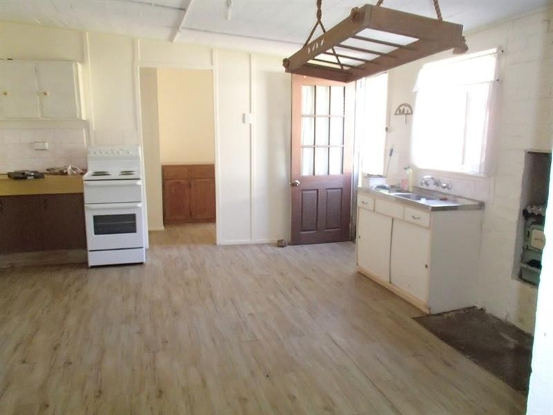 33 Munro Street, Woolomin NSW 2340