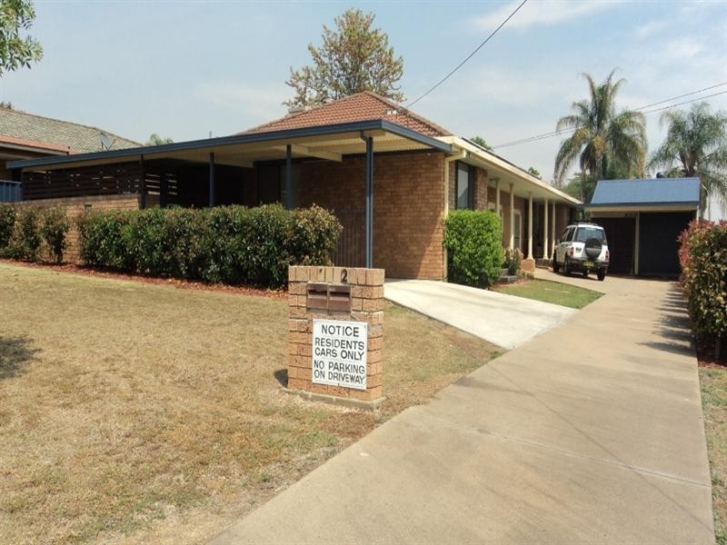 1 and 2/22 Osprey Way, Tamworth NSW 2340