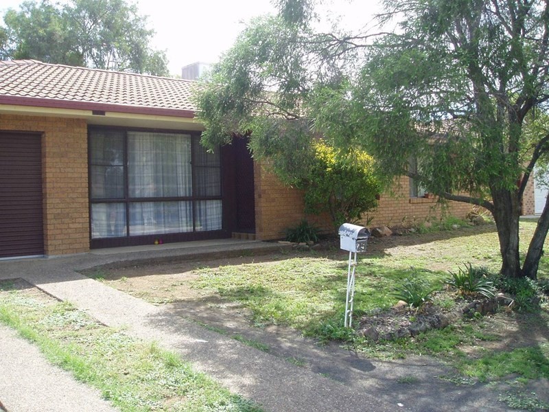 25 Mullumbimby Close, Tamworth NSW 2340