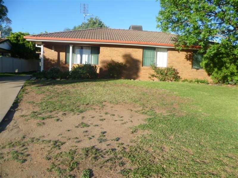 19 Harrier Parade, Tamworth NSW 2340
