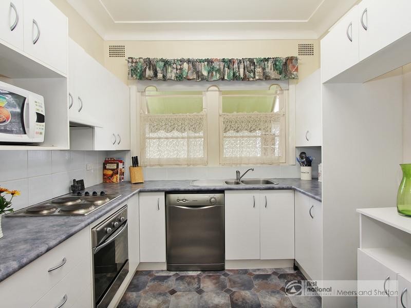 8 Douglas Avenue, Tamworth NSW 2340