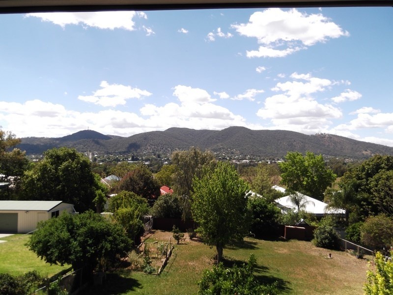 130 Crown Street, Tamworth NSW 2340