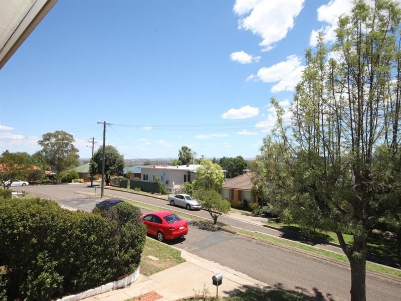 9 Paul Street, Tamworth NSW 2340