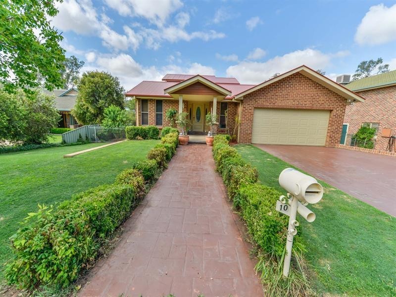 10 Matilda Place, Tamworth NSW 2340