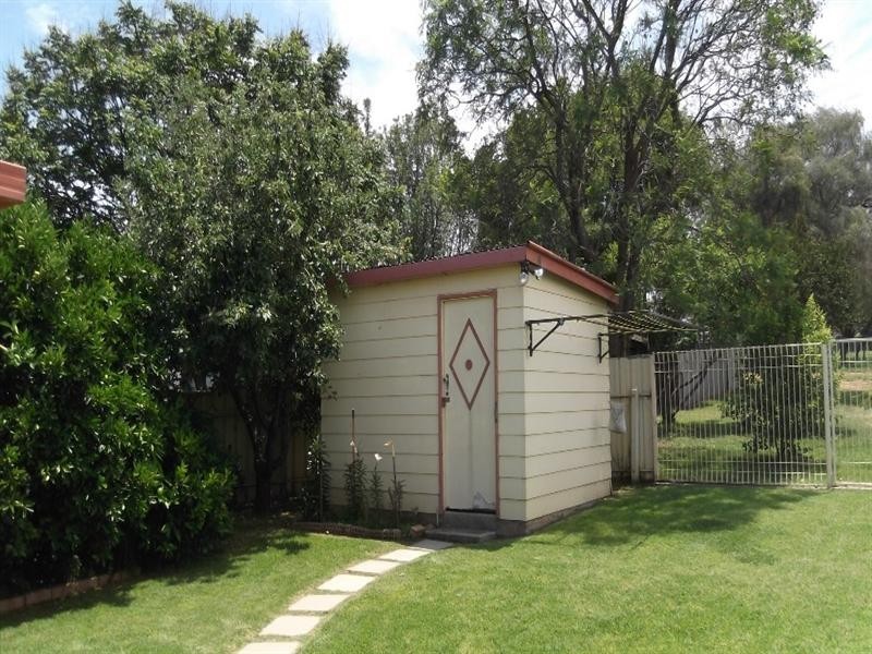 28 Manilla Road, Tamworth NSW 2340