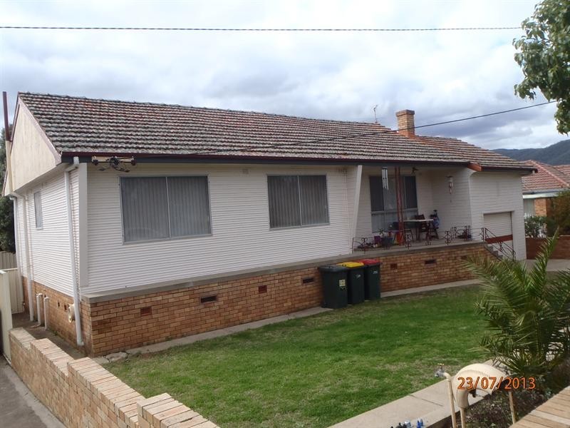 11 Degance Street, Tamworth NSW 2340