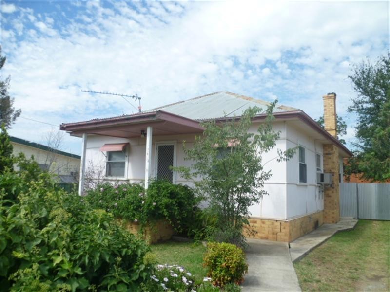 16 Belmore Street, Tamworth NSW 2340