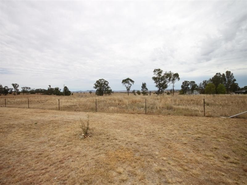 9 Jenners Lane, Tamworth NSW 2340