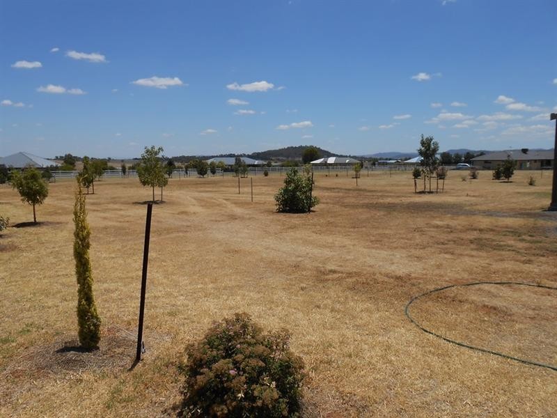 26 Sequoia Drive, Tamworth NSW 2340