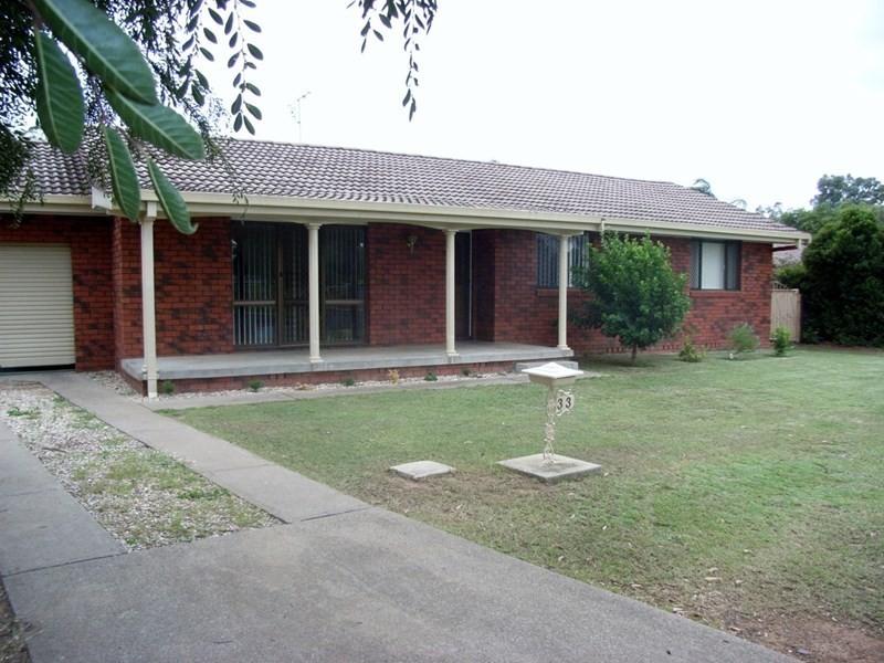 33 Waree Drive, West Tamworth NSW 2340