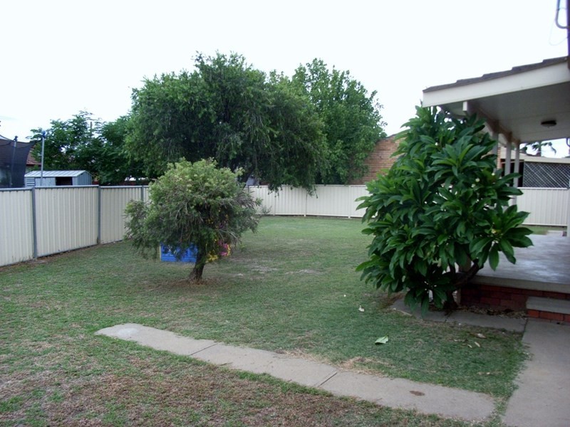 33 Waree Drive, West Tamworth NSW 2340