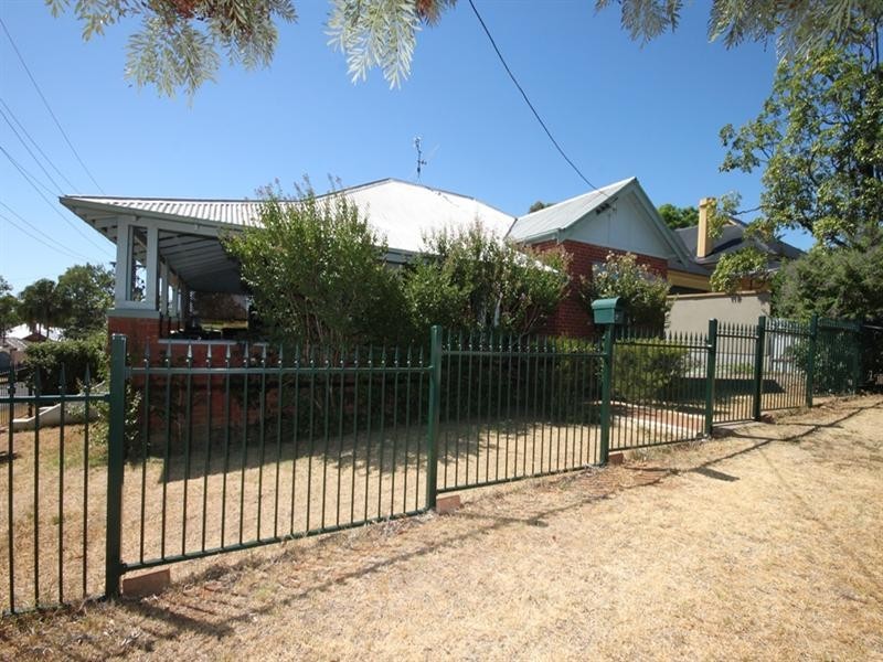 70 White Street, Tamworth NSW 2340