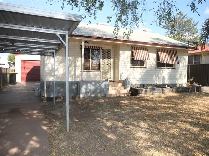 8 Edith Street, Tamworth NSW 2340