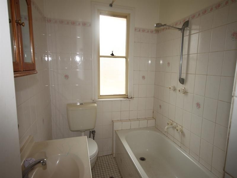 8 Edith Street, Tamworth NSW 2340