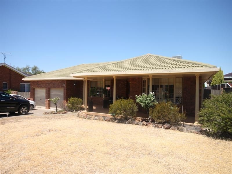 12 The Mews, Tamworth NSW 2340