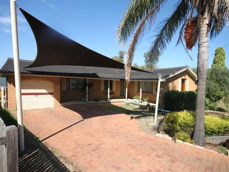 51 Minnamurra Crescent, Tamworth NSW 2340