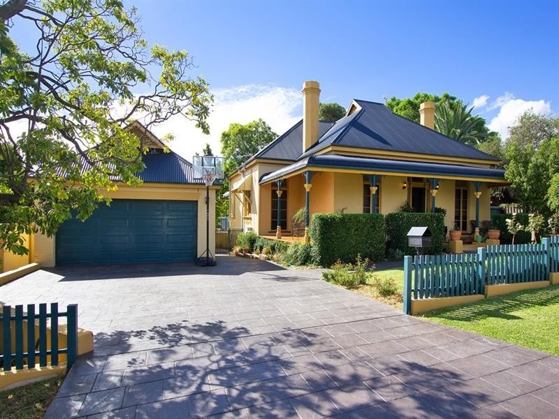 72 White Street, Tamworth NSW 2340