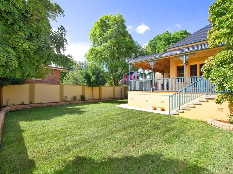 72 White Street, Tamworth NSW 2340