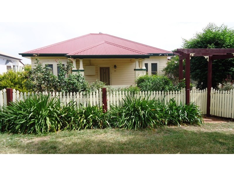 121 Denison Street, Tamworth NSW 2340