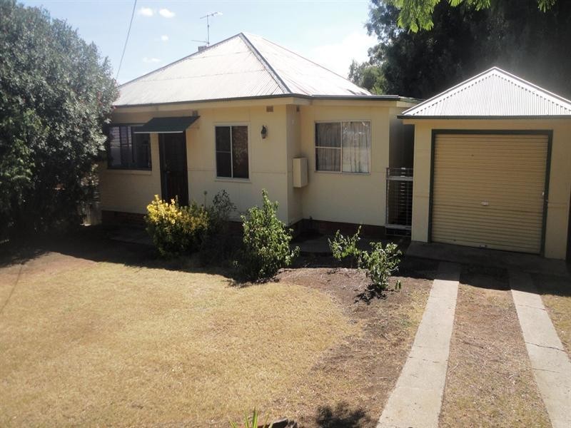 76 North Street, Tamworth NSW 2340