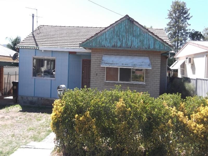 9 Croydon Avenue, Tamworth NSW 2340