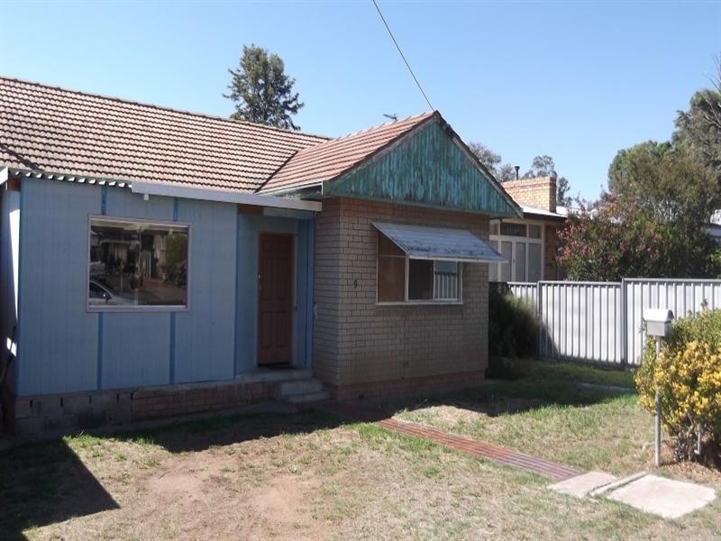 9 Croydon Avenue, Tamworth NSW 2340