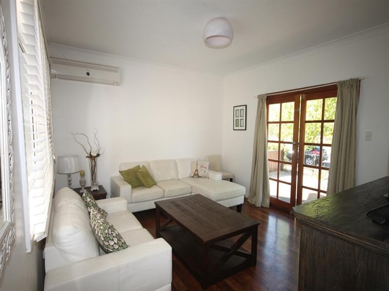 20 Holland Street, Tamworth NSW 2340