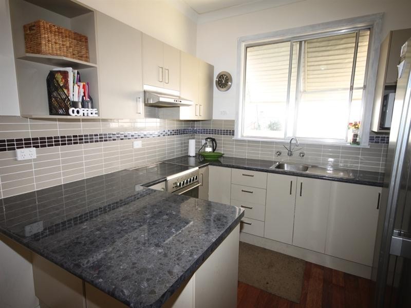 20 Holland Street, Tamworth NSW 2340
