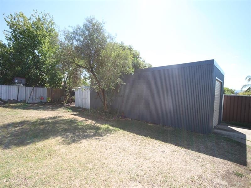 20 Holland Street, Tamworth NSW 2340