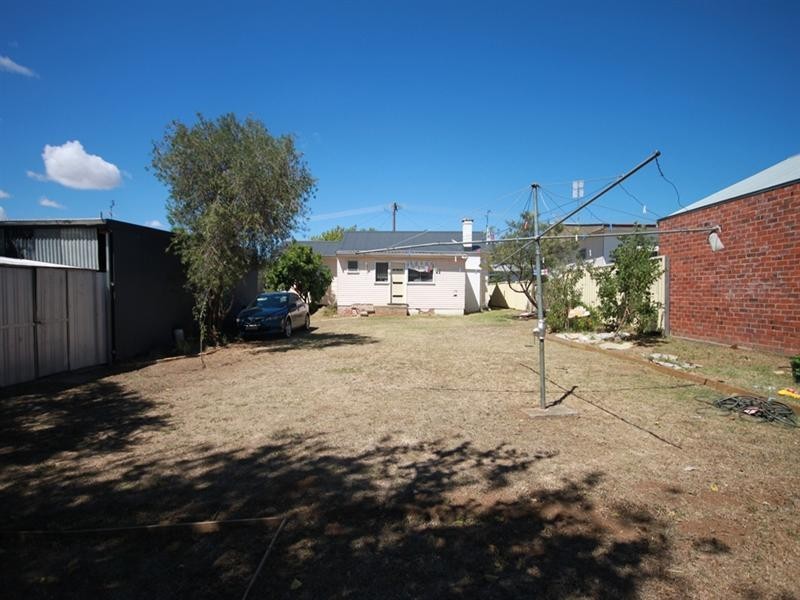 20 Holland Street, Tamworth NSW 2340