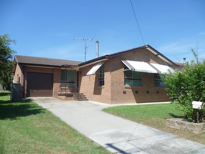 37 Fisher Road, Tamworth NSW 2340