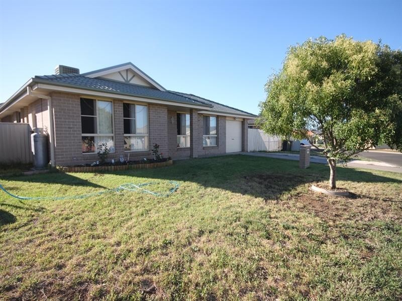 4 Burdekin Place, Westdale NSW 2340