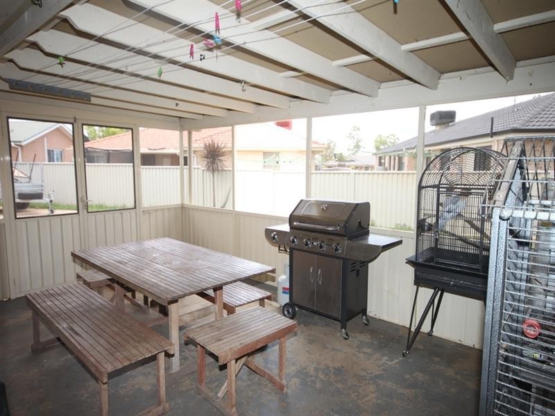 4 Burdekin Place, Westdale NSW 2340