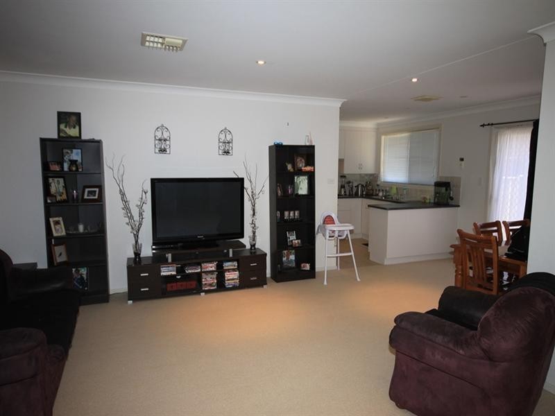 37 Illoura Street, Tamworth NSW 2340