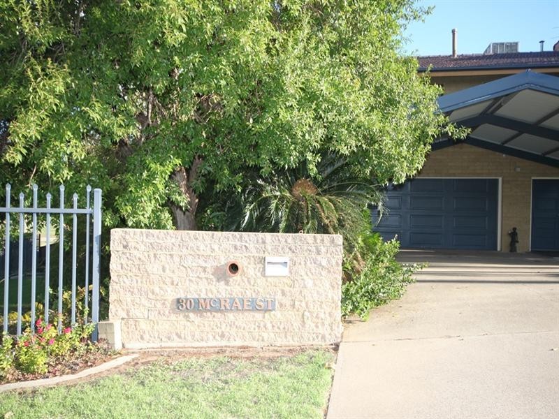 30 McRae Street, Tamworth NSW 2340