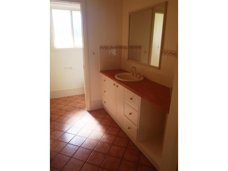 18 The Retreat, Tamworth NSW 2340