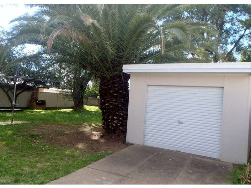 20 Kyooma Street, Tamworth NSW 2340