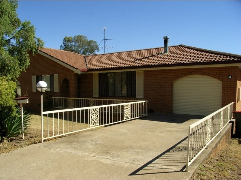 42 Jill Street, Tamworth NSW 2340