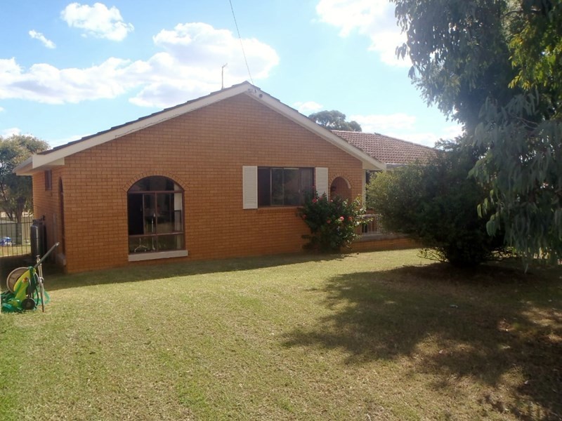 42 Jill Street, Tamworth NSW 2340