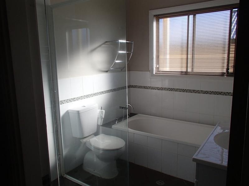 27 Edinburgh Avenue, Tamworth NSW 2340