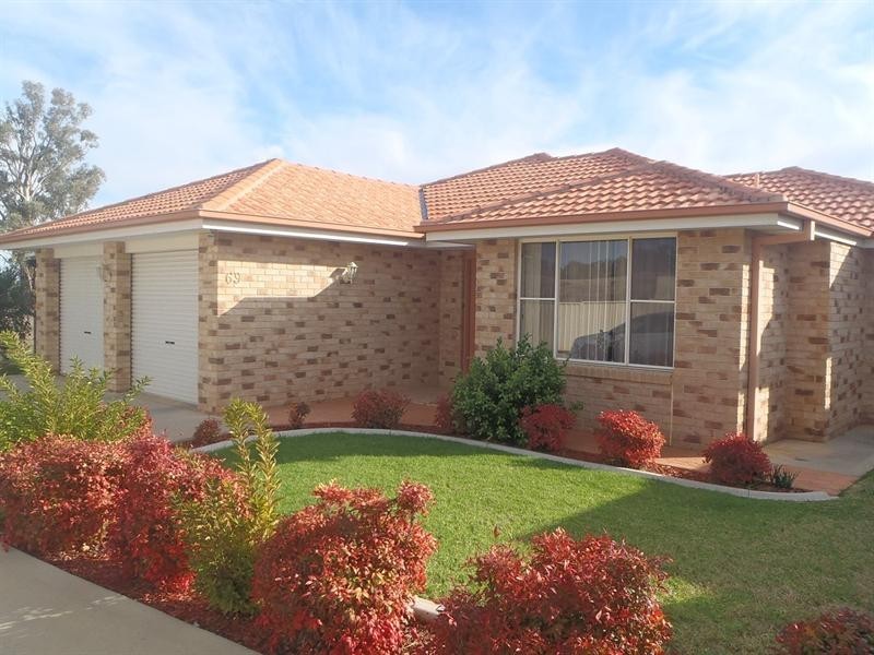 69 Boronia Drive, Tamworth NSW 2340