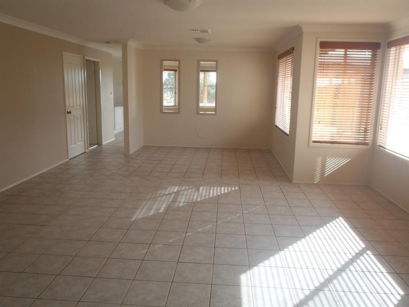 69 Boronia Drive, Tamworth NSW 2340