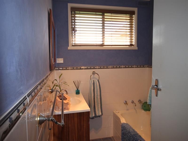 13 Kurrawan Street, Tamworth NSW 2340