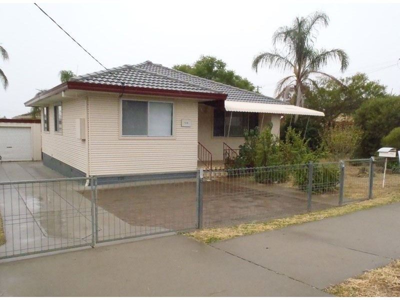128 Robert Street, Tamworth NSW 2340