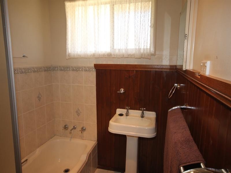 5 Oak Street, Tamworth NSW 2340